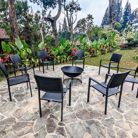 Cottonwood Exclusive Villa @Lembang Asri - Jacuzzi Playground Netflix Billyard Exteriör bild