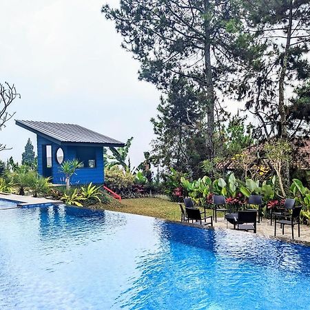 Cottonwood Exclusive Villa @Lembang Asri - Jacuzzi Playground Netflix Billyard Exteriör bild