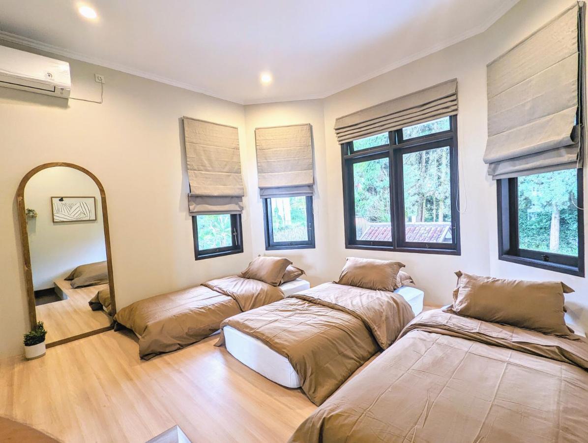Cottonwood Exclusive Villa @Lembang Asri - Jacuzzi Playground Netflix Billyard Exteriör bild